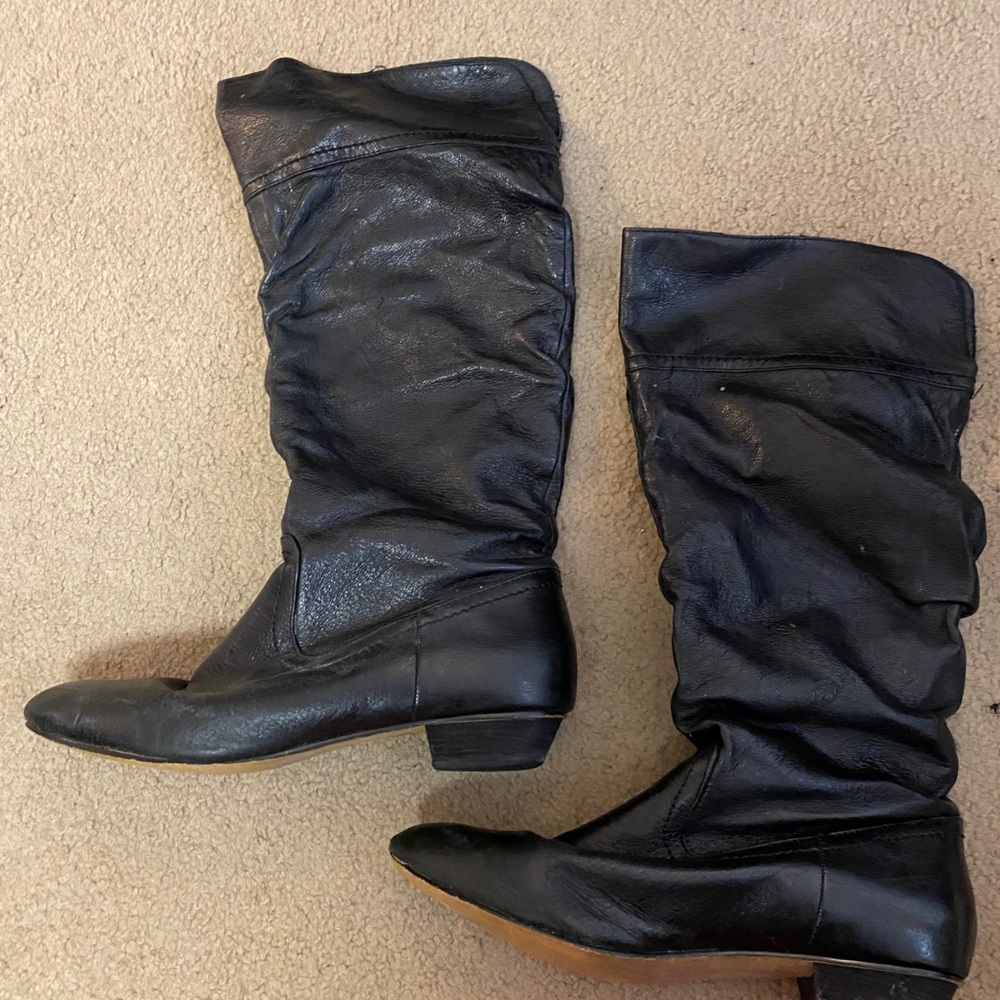 Mid-calf Nine West leather boots